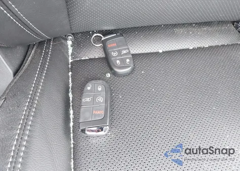 2025 Jeep Compass Limited 4X4 z USA, uszkodzony, nr VIN 3C4NJDCN6ST560628